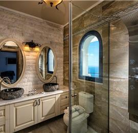 6 bedroom luxury villa with pool near Agia Pelagia, sleeps 12